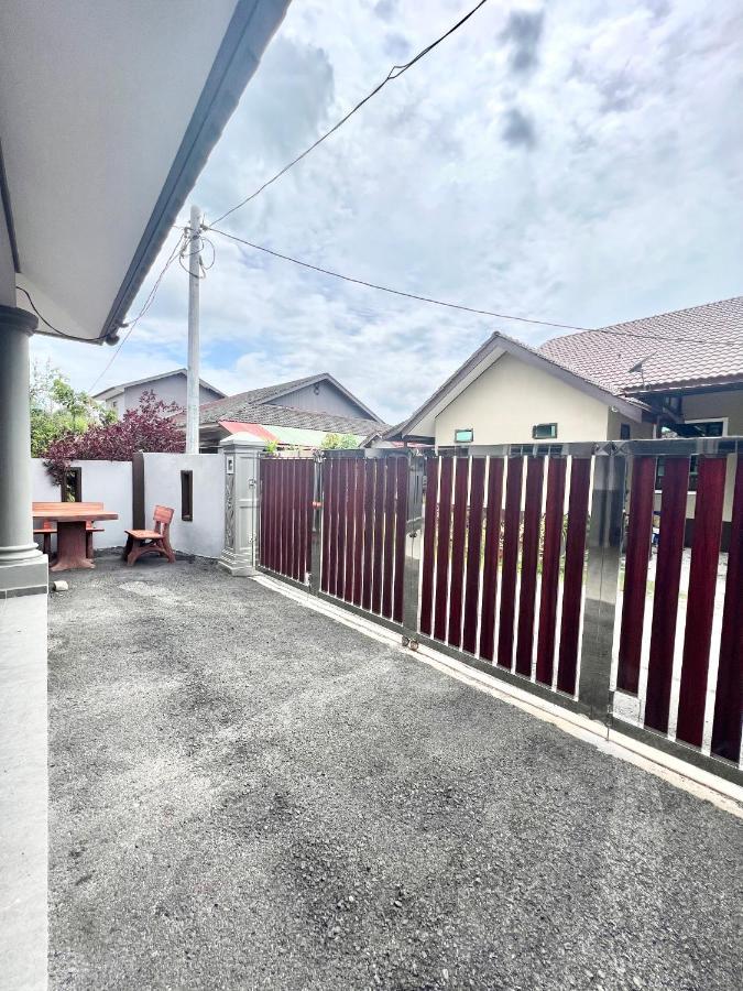 Teratai Homestay 3 Batu Buruk Kuala Terengganu Exterior photo