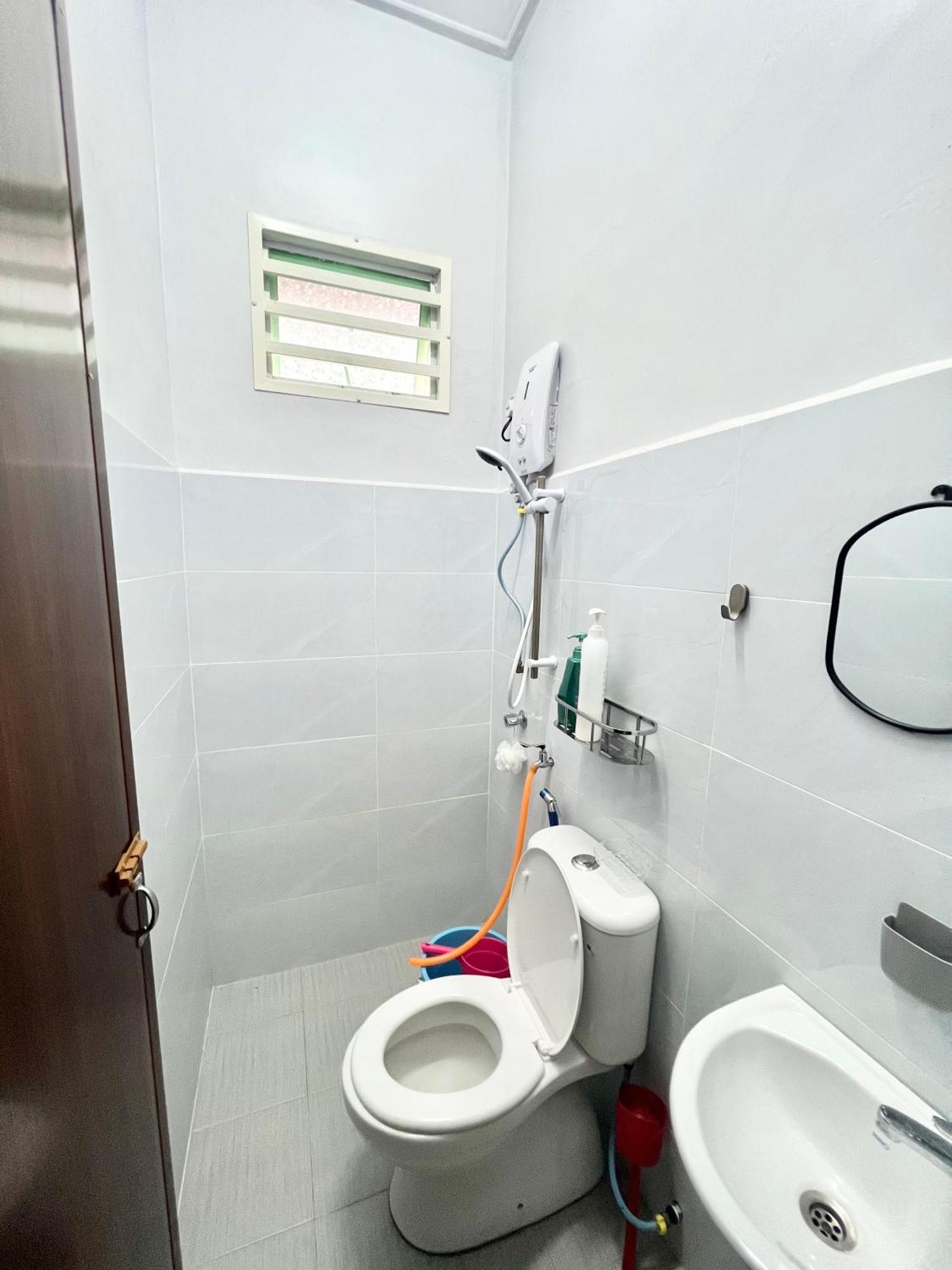 Teratai Homestay 3 Batu Buruk Kuala Terengganu Exterior photo